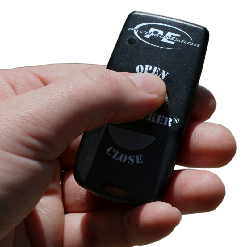 GMC Sierra 3500HD Retractable Bed Cover - Pace Edwards - Electric Retractable - Black - `04-`16